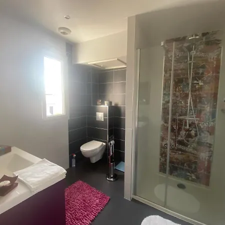 Chambre Avec Salle De Bain Privee Dans Maison Bourges Extérieur photo