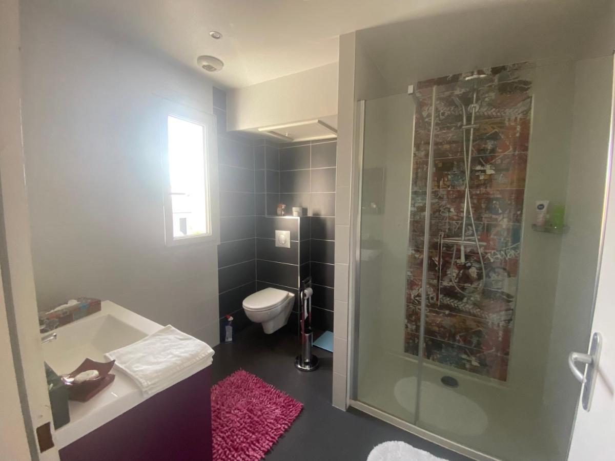Avec Salle De Bain Privee Dans Maison Privatunterkunft